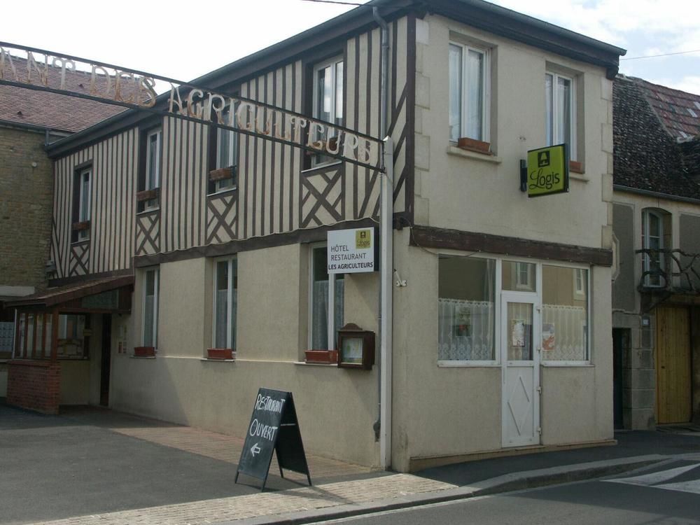 Hotel Logis Les Agriculteurs Saint-Pierre-en-Auge Esterno foto