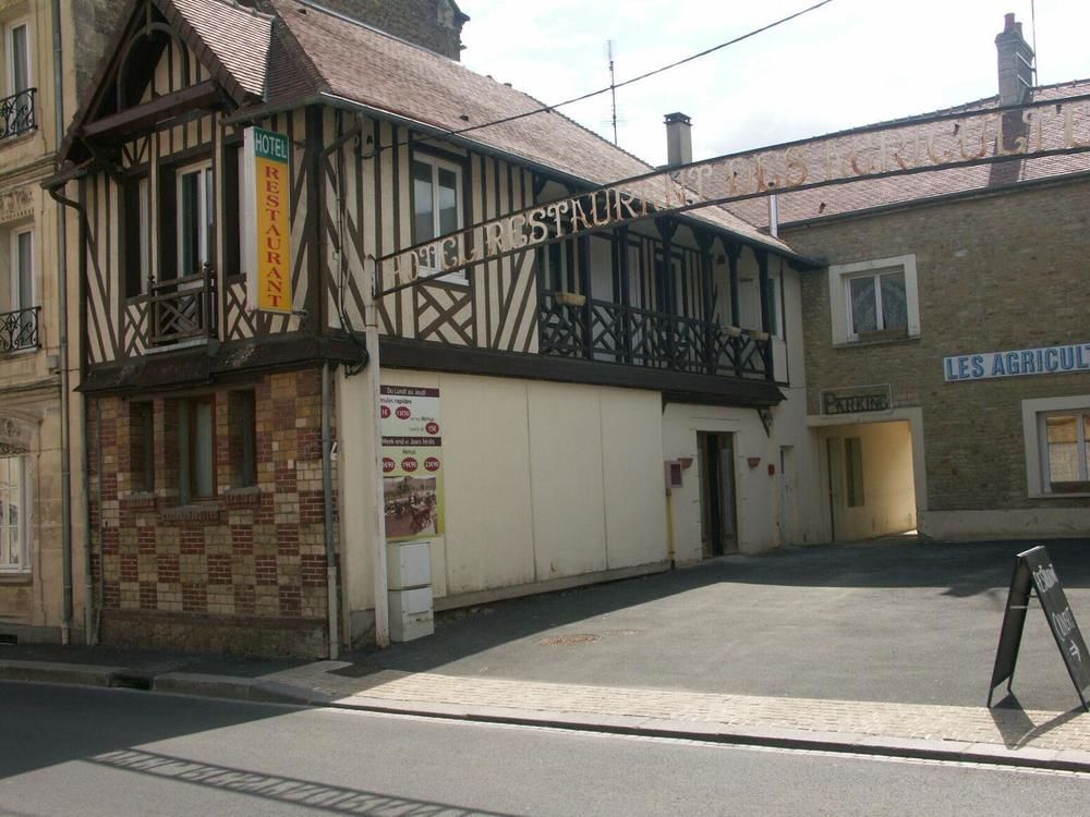 Hotel Logis Les Agriculteurs Saint-Pierre-en-Auge Esterno foto